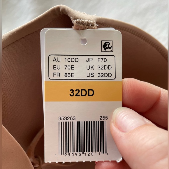 B. tempt'd by Wacoal Nearly Nothing T-Shirt Bra 32DD - Picture 4 of 4